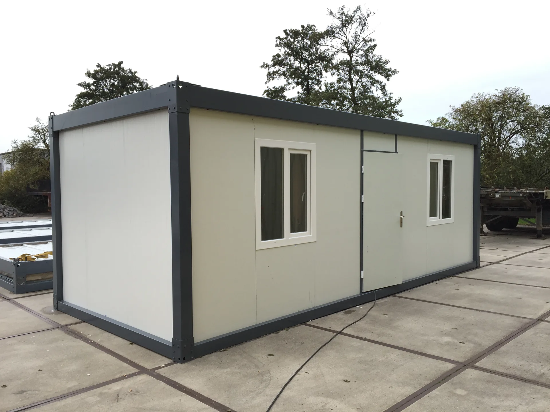 MODDOLIVING P3060 flatpack container — large double-width site unit.